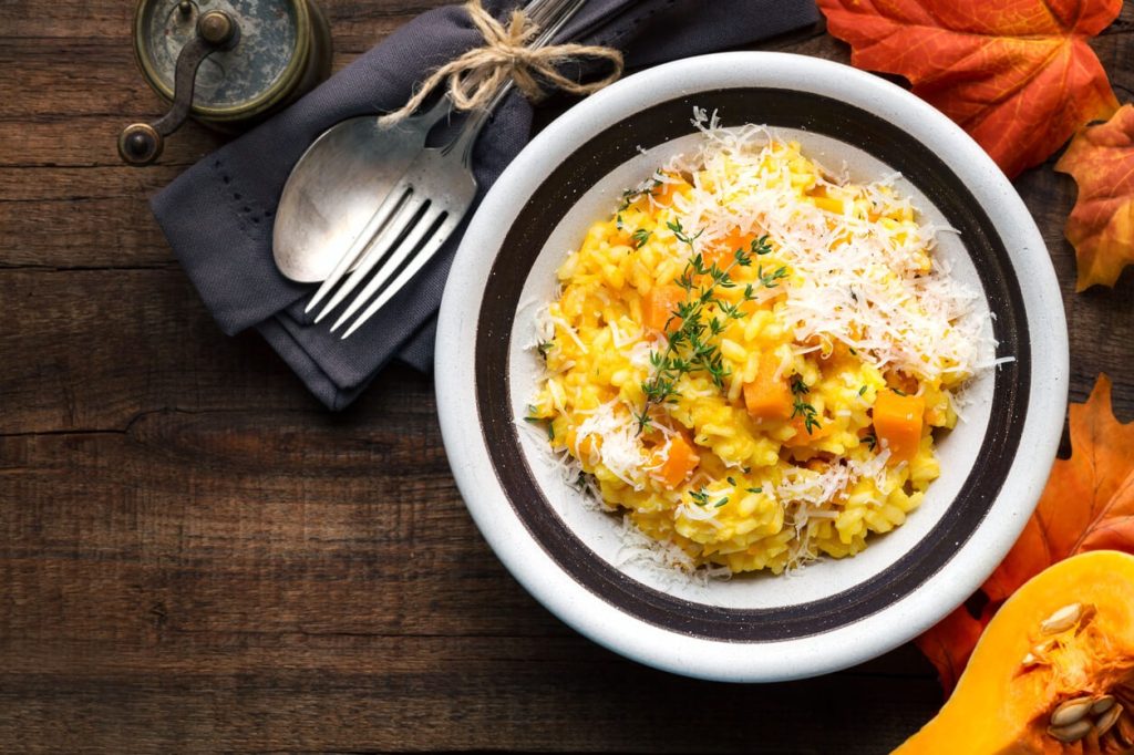 Arroz con queso parmesano y oliva