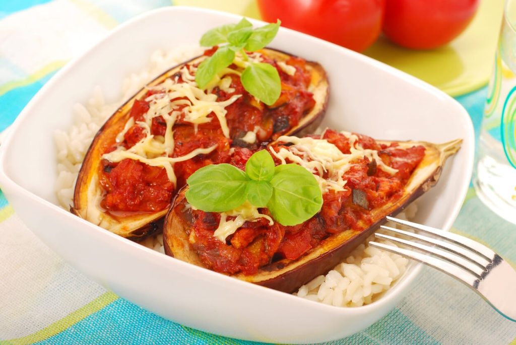 Berenjenas rellenas de arroz y verduras